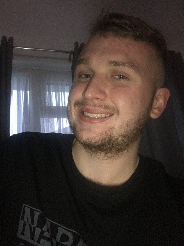 Professional Male seeks a double room or buddy up  Main Photo