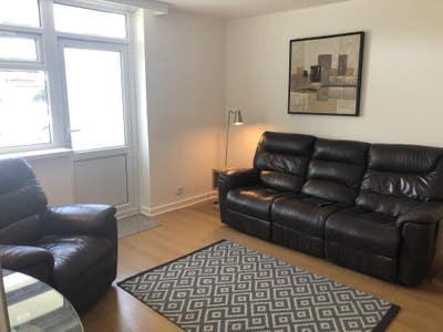 Modern 2 x Rooms/shared bathroom 4bed flat Shirley Main Photo