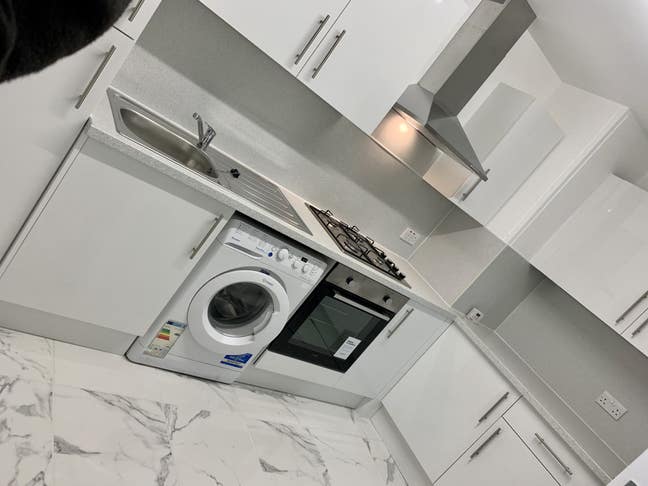 4 bedroom Morden flat to-let’s   Main Photo