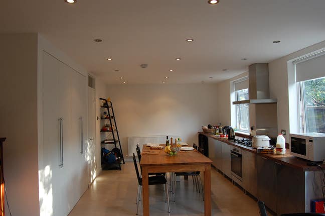 A clean, spacious, homely  house at Putney Main Photo