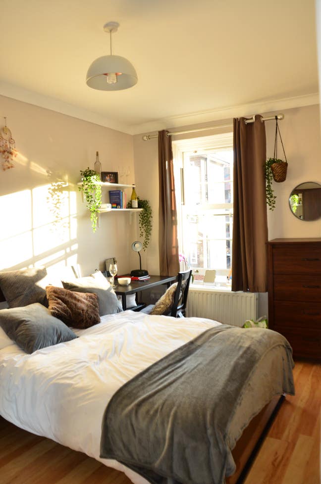  2   Double  Room  **SE15** Main Photo