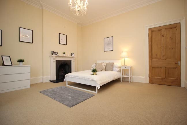 * Must See Double Rooms * Cleaner * Parking Main Photo