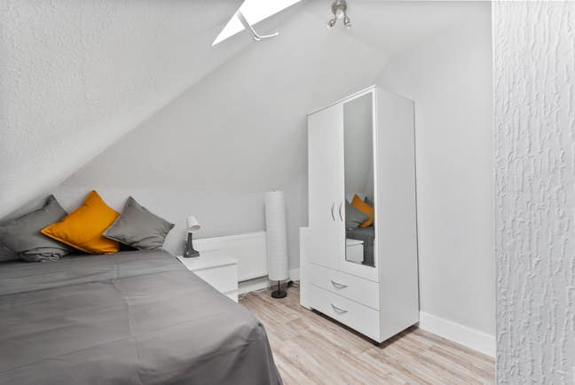 Available Soon - Cosy Single Loft Room  Main Photo