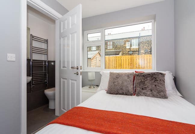 Double En Suite &pound;675pcm Available 20 June Main Photo