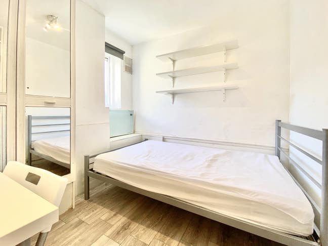Super Central Double Room - Awesome Flatmates!!  Main Photo