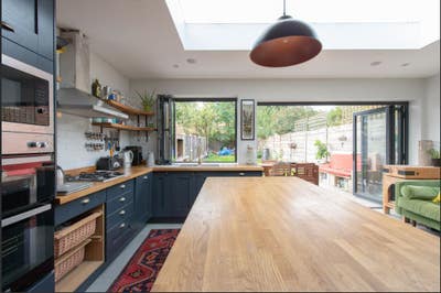 Beautiful 3 (or 2) bed House for Short term Let  Main Photo