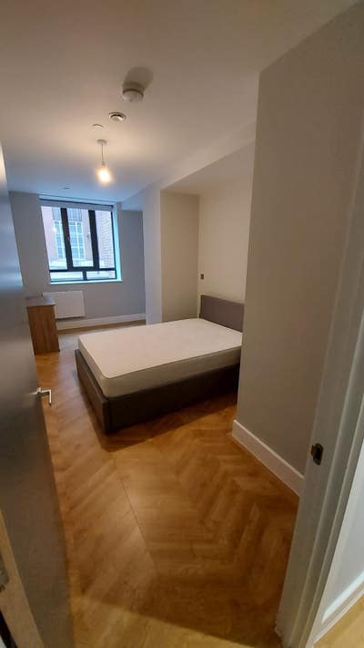 Top quality new refurb apartment in JQ/Centre Main Photo