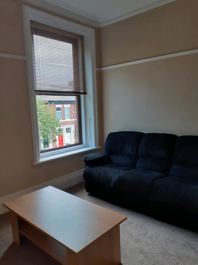 Flat-Let - Your own lounge, bath and bedroom Main Photo