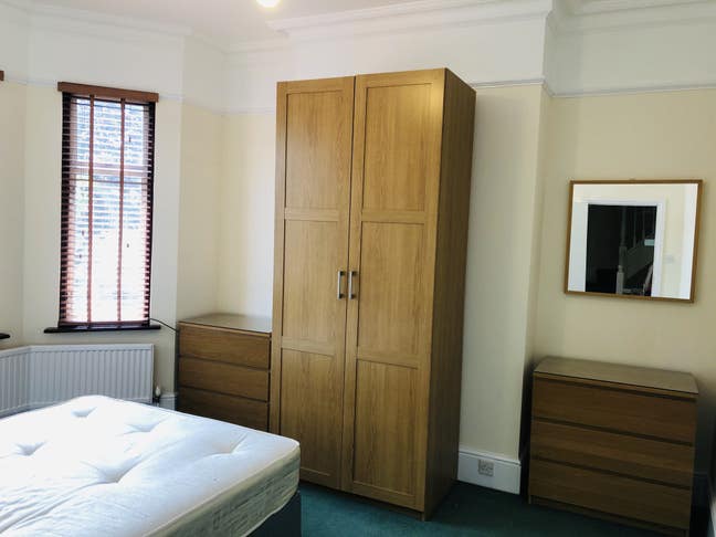Large Clean Double Room in Female Only Houseshare  Main Photo