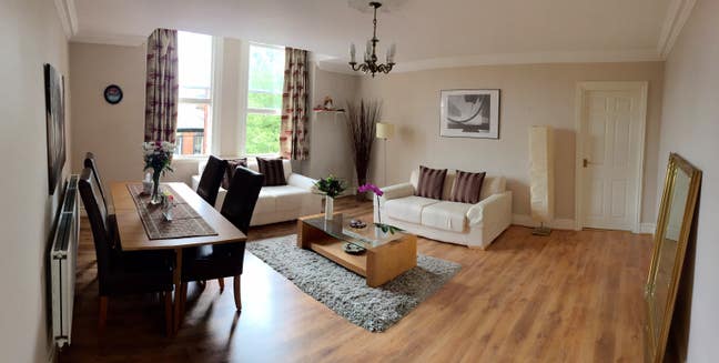 Spacious Double Bedroom with En-suite  695 ONO Main Photo