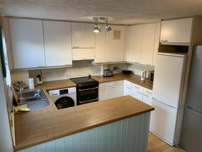 Furnished Single Room  close to Brentwood Station Main Photo