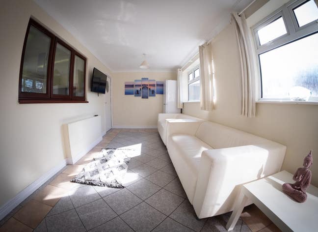 Single Room, Near Hospital, All bills Inc Main Photo