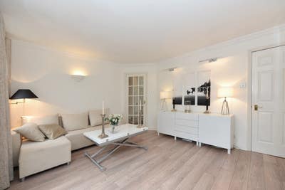 2 Rooms in Extremely Desirable House in Wandsworth Main Photo