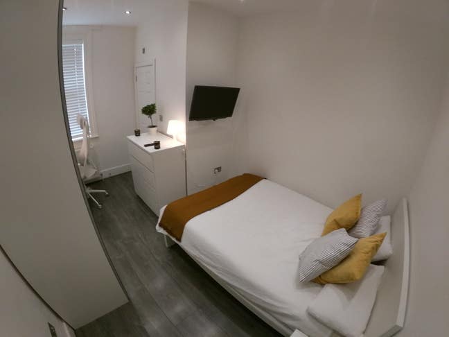 New ensuite bedroom, Acton, all Bills Included Main Photo