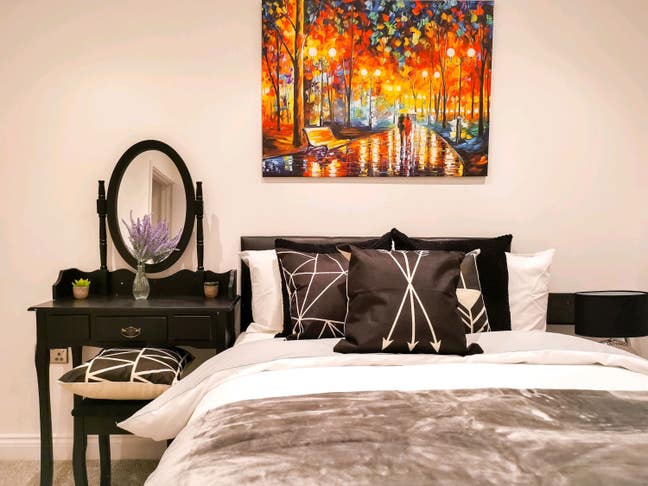 Stylish Rooms Available In Family Home Main Photo