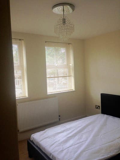 Ensuite double room-female flat-central location Main Photo