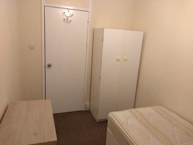 Single room available in prime location Main Photo