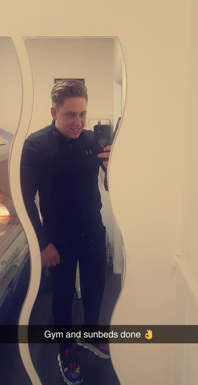 Looking for a room to rent Main Photo