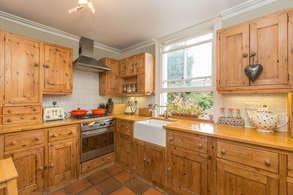 Large - Double Bed Room to Rent Main Photo