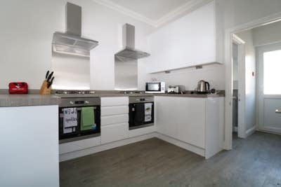 Beautiful room available Main Photo