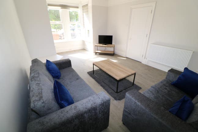 Beautiful room available Main Photo