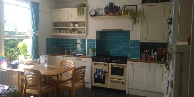 Large Double Room in Shared Quieter House  Main Photo