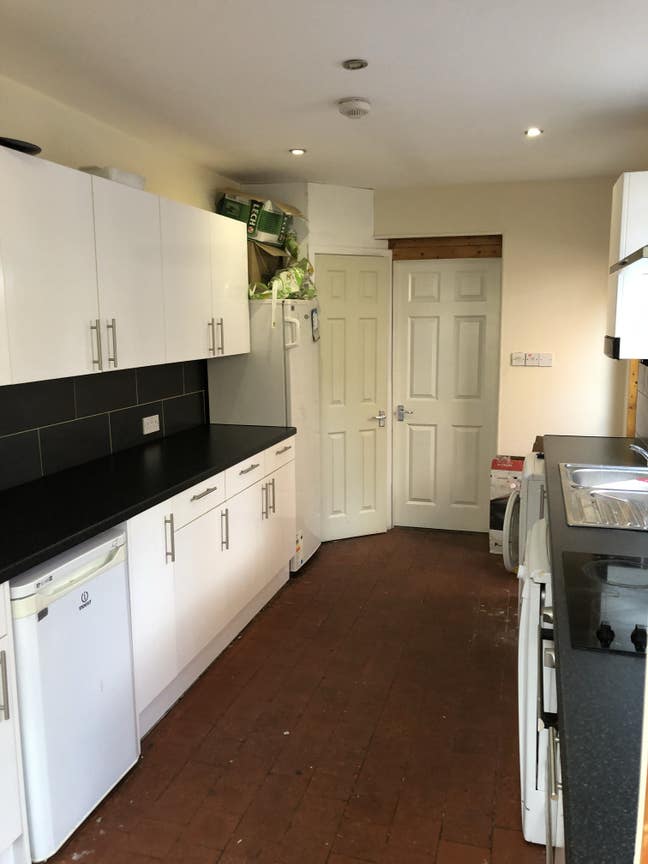 >>> Want a Home in a friendly House<<< Main Photo
