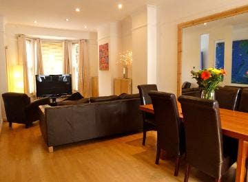 Room in luxury victorian house share Main Photo