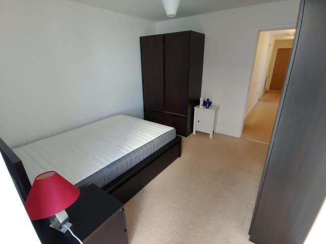 Furnished double room in a well maintained block Main Photo