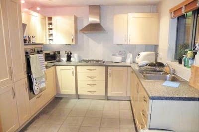 City Centre Large 3 double Bed 3.5 Bath House  Main Photo