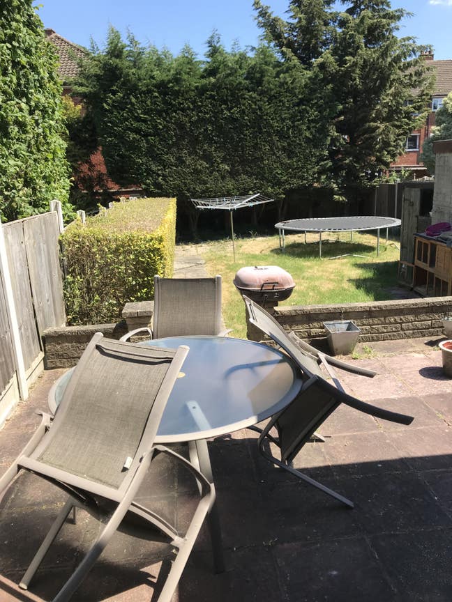 Large double room to rent Main Photo