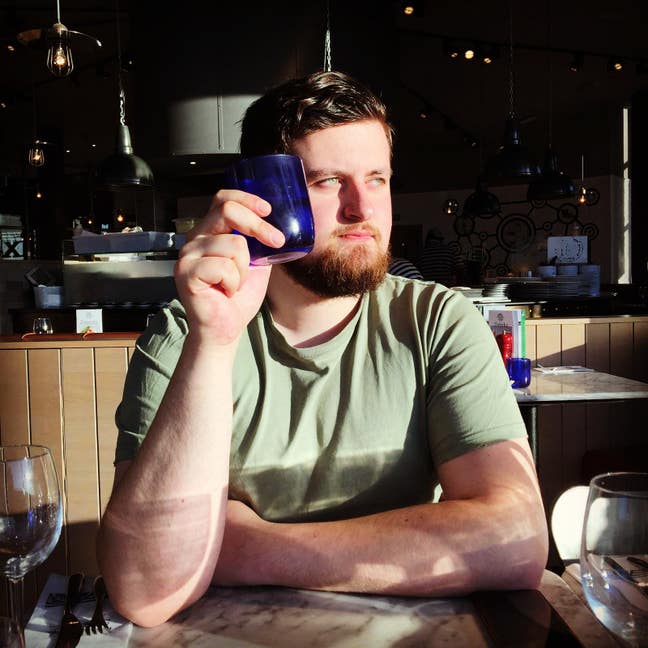 Looking for a room Main Photo