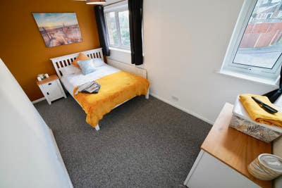 Now Live this Modern Refurbished 5 Bedroom House Main Photo