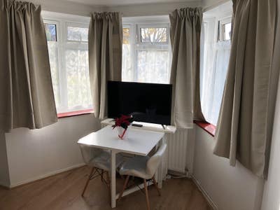 WEST ACTON Studio flat Main Photo