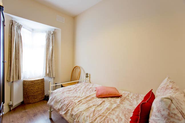 Well presented single room in Palmers Green Main Photo