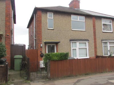 Room in HMO by train station (elsden) Main Photo
