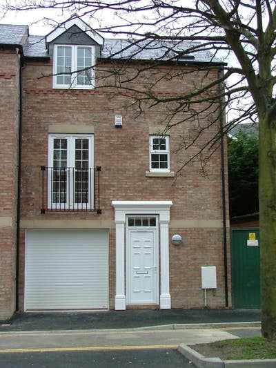 Short Term - 4 Bed House in Central York  Main Photo