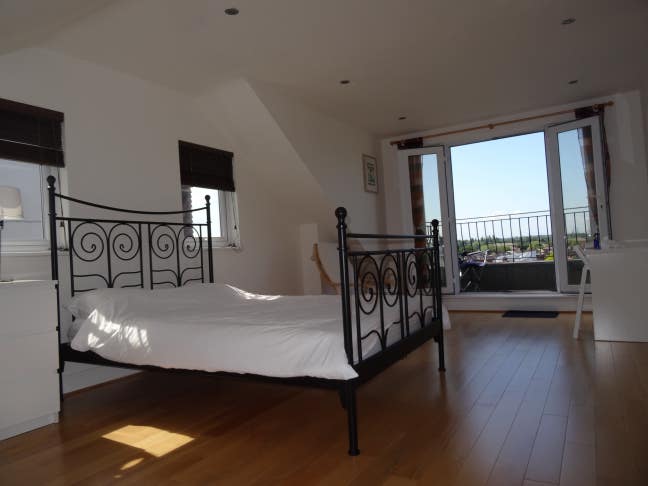 Fed up with sharing but can't afford a flat..? Main Photo