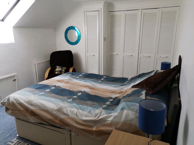 Double with ensuite toilet (week days only)  Main Photo