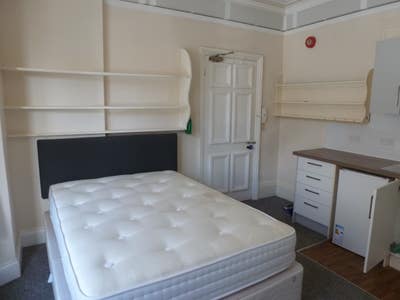 Large Single Bedsit (HMO) Hester St NN2 Main Photo