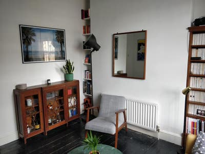 One-bed garden flat SUBLET june Main Photo