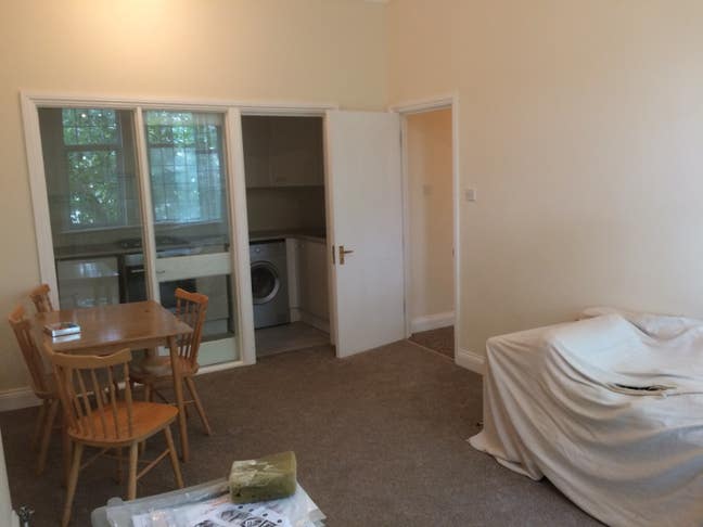 Nice Two bedroom flat on Chiswick High Road Main Photo
