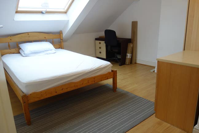 Large  Room (All Bills & Council Tax Included) Main Photo