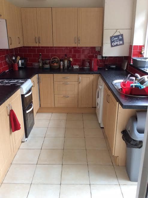 Double Room In 3 bedroom House Main Photo