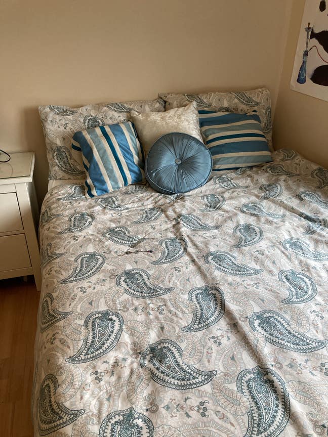  Double  Rm-Central Line-Female preferred Main Photo