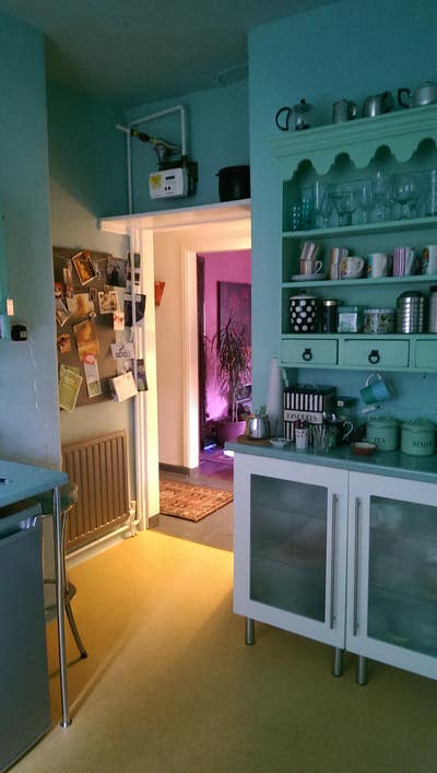 Double Bedroom / 300 per / some bills included: wi Main Photo