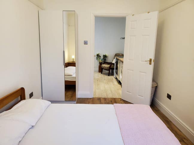 Self Contained 1 Bed Studio Main Photo