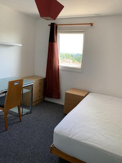 Single Room Main Photo