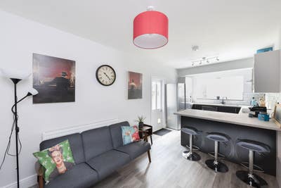 Southville Double Room - Inc Bills Main Photo