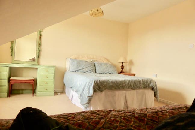 Spacious double room with bathroom  Main Photo